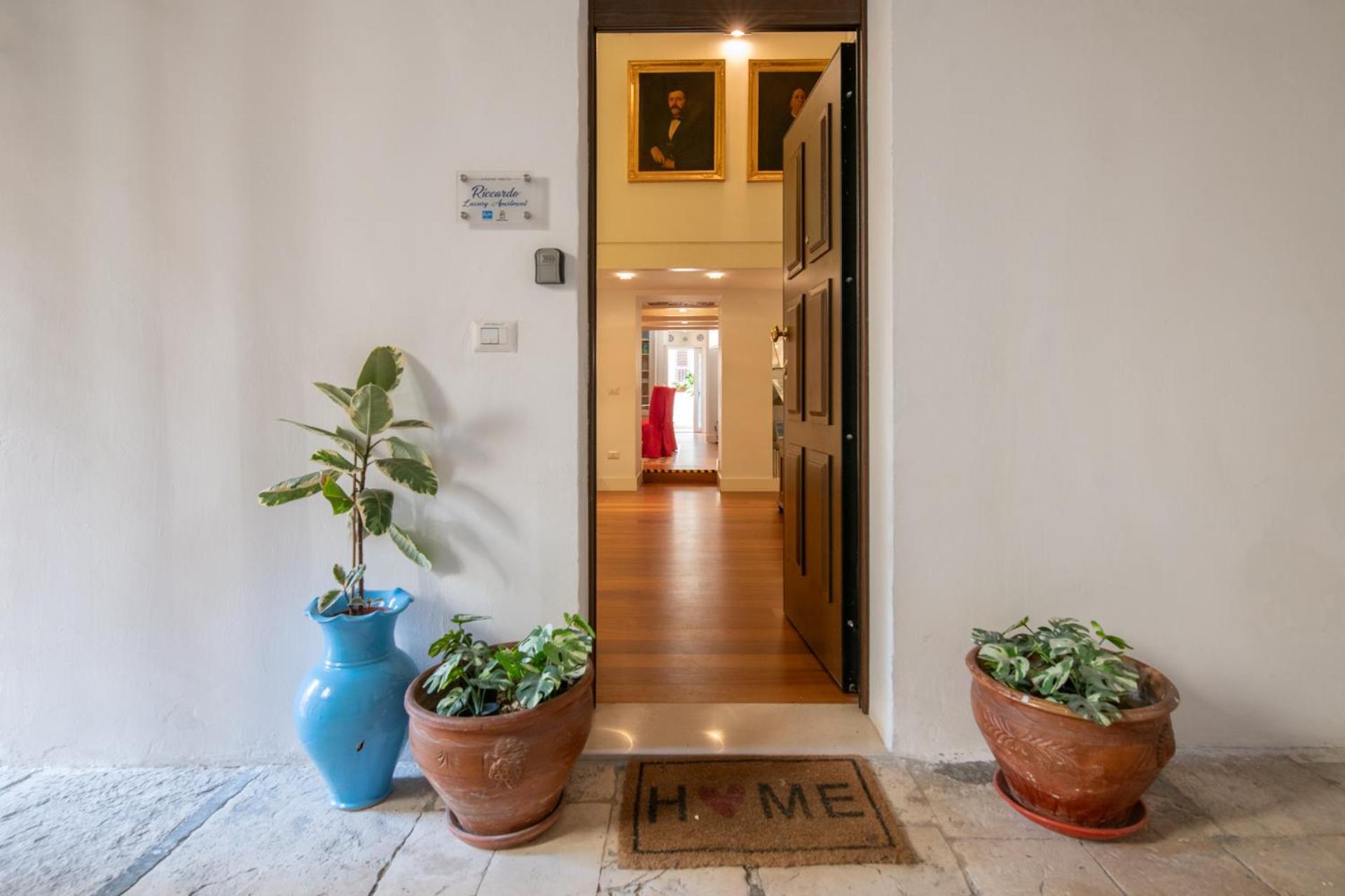 Riccardo Luxury Apartment Bari Eksteriør bilde